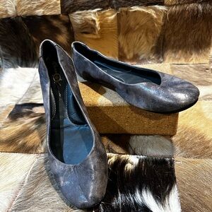 Elegant Gray Born Women's Ballet Flats